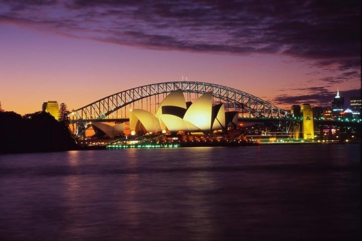 fotografía de un puente ubicado en Sidney, Australia 
