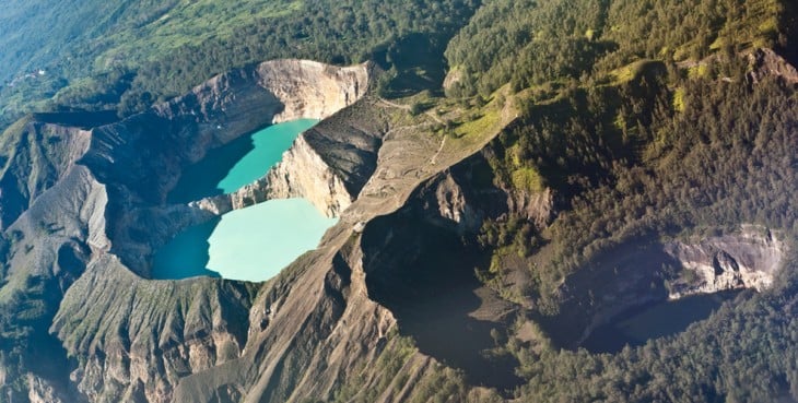 Imagen de los Lagos Cráter en Indonesia 