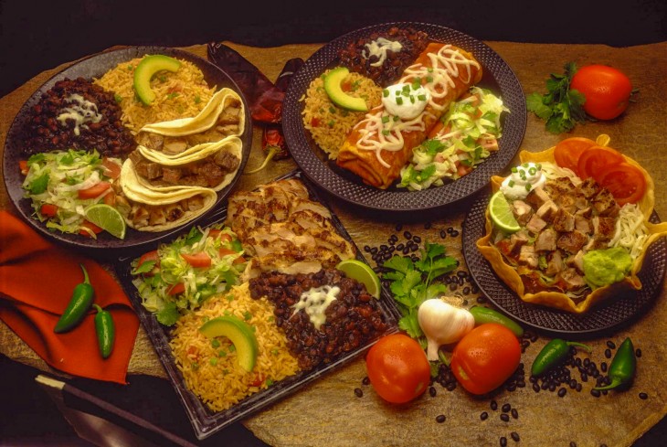 comida mexicana chiles y tacos