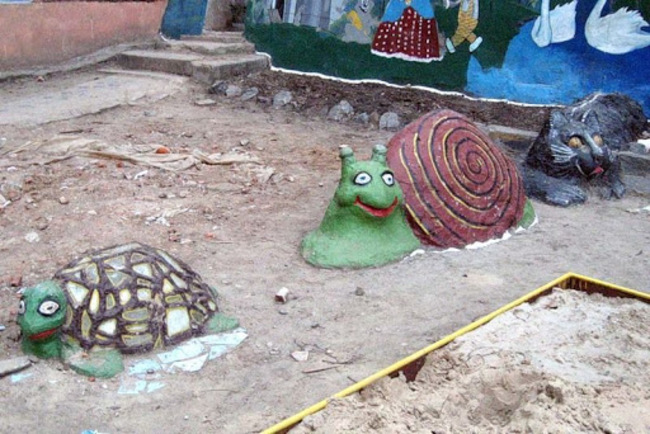 figuras de caracol y tortuga que parecen drogadas