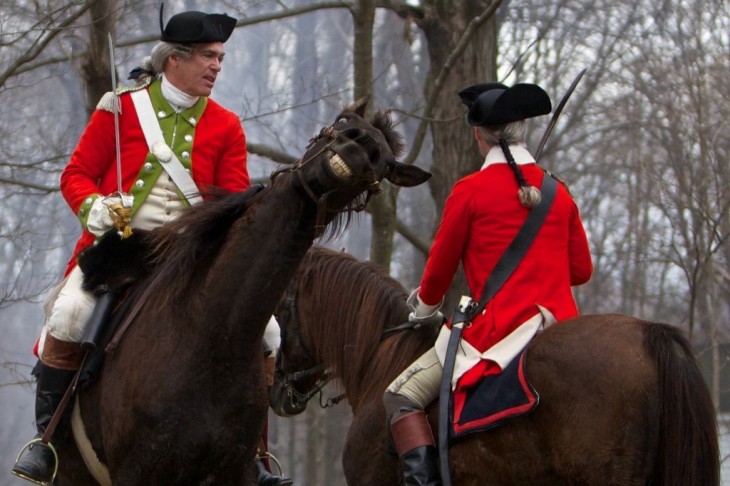 dos soldados britanicos a caballo