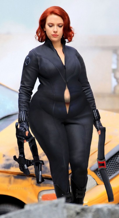 Scarlett Johansson con sobrepeso por David Lopera 