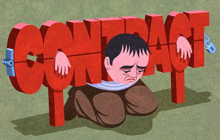 persona atrapada entre las letras de Contract