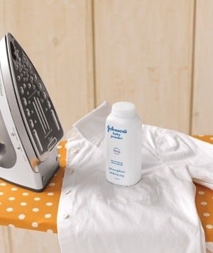 Trucos para los amantes de la limpieza (plancha tus camisas con un poco de talco para bebé) 