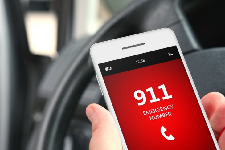 Celular realizando una llamada al 911