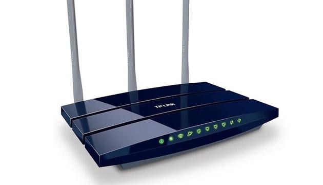 Router con antena para mejorar la señal de Wi- Fi 