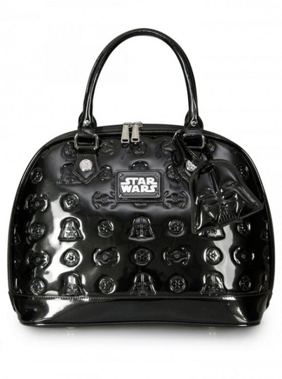 Bolsa en color negro con figuras de star wars