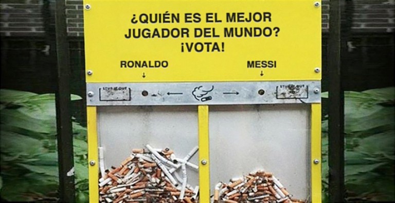 Publicidad en un contenedor para echar las colillas de cigarro