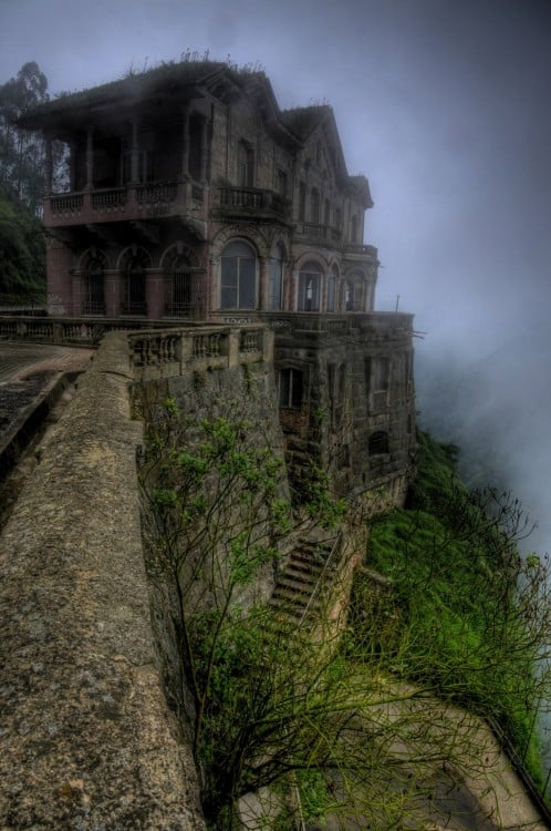 Hotel abandonado del Salto, Colombia 