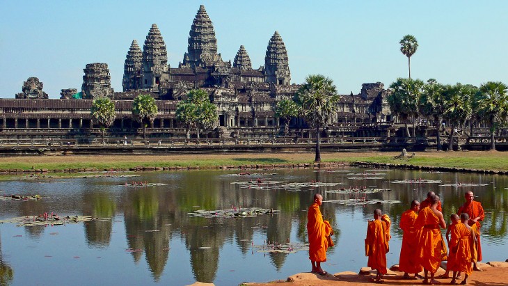 Monjes budistas en Angkor, Camboya