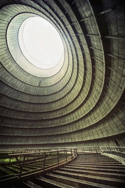 torre de enfriamiento de una planta de energia en belgica