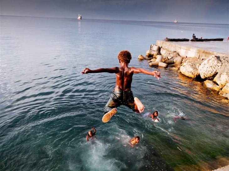 Fotos mágicas de niños jugando alrededor del mundo