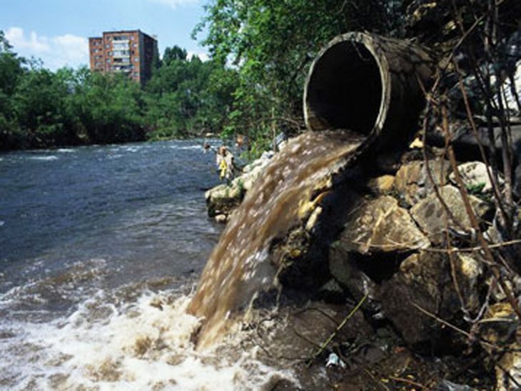 agua contaminada