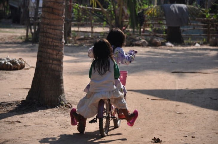 Andando en bicicleta en Cambodia