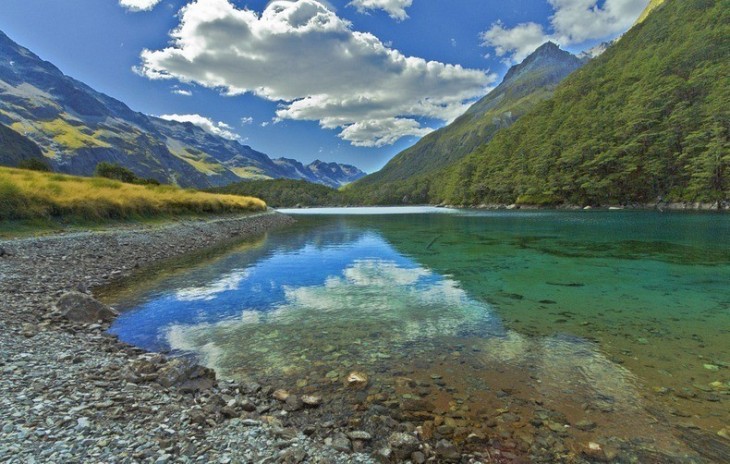 lago blue azul en nueva zelanda