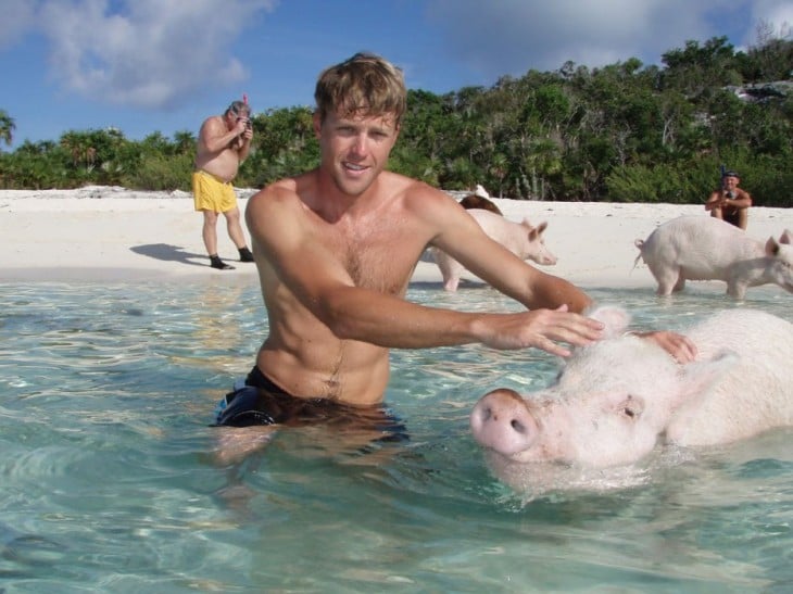 playa pig bahamas