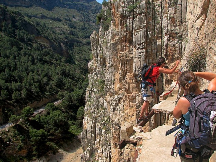 1024px-Caminito_del_Rey_4-934x