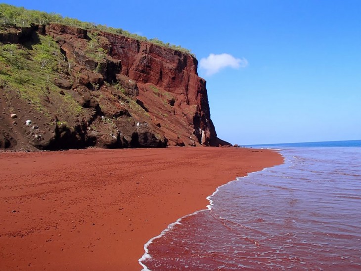 ARENA ROJA EN LAS ISLAS GALAPAGOS