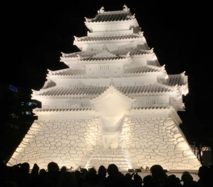 esculturas realizadas en nieve durante El Festival de la Nieve de Sapporo - Japón