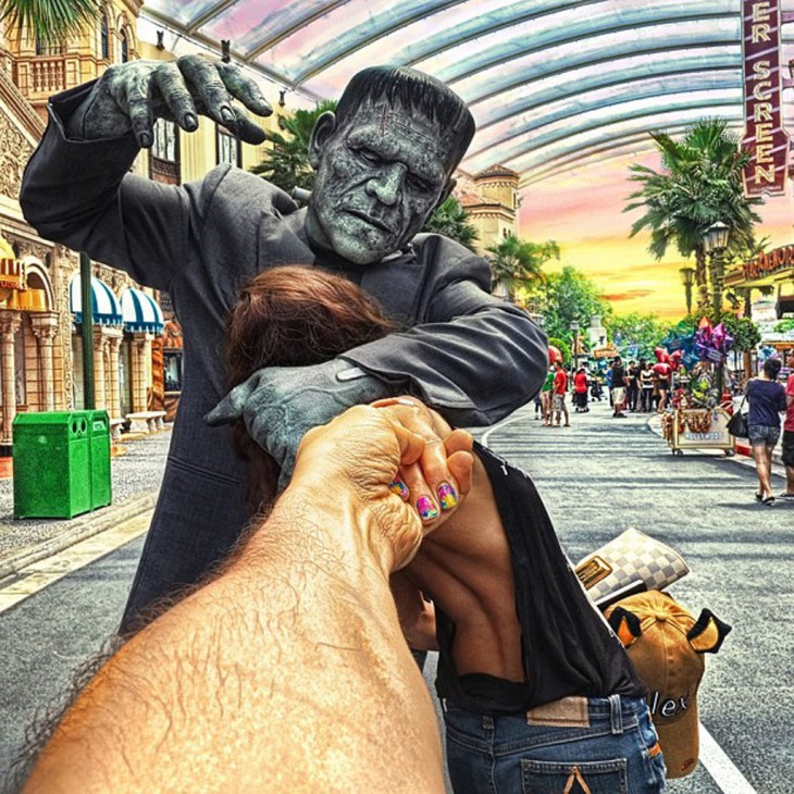 Frankenstein ataca a Natalia en los Universal Studios de Singapur.