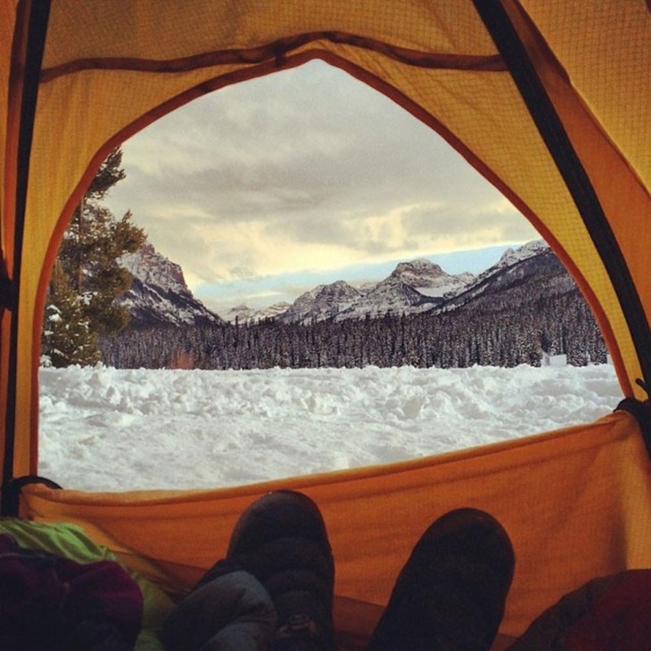 vista de la nieve desde la carpa