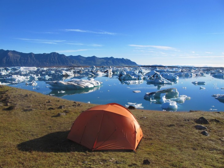 carpa en las orillas de jokulsarlon