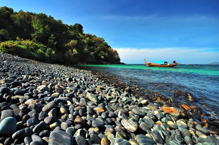 playa en tailandia de rocas