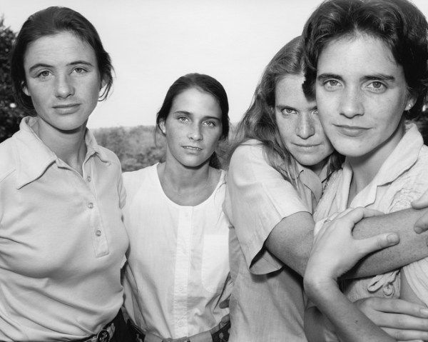 son 4 hermanas en 1980