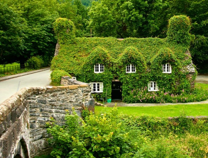 Salón de té Tu Hwnt I'r Bont en Llanrwst, Gales del Norte