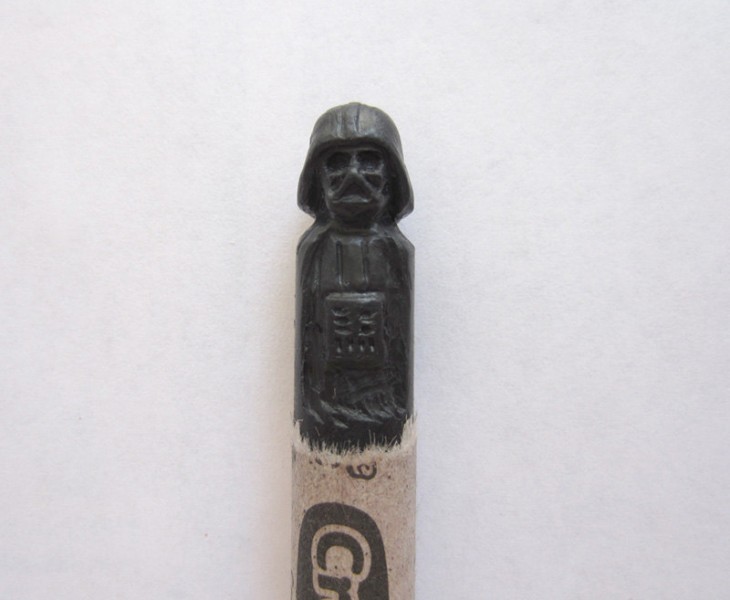 Figura de Darth Vader en una crayola 