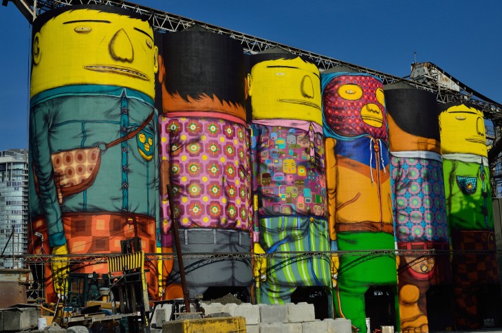 Gemelos Brasileros pintan silos gigantes haciendo murales y arte callejero