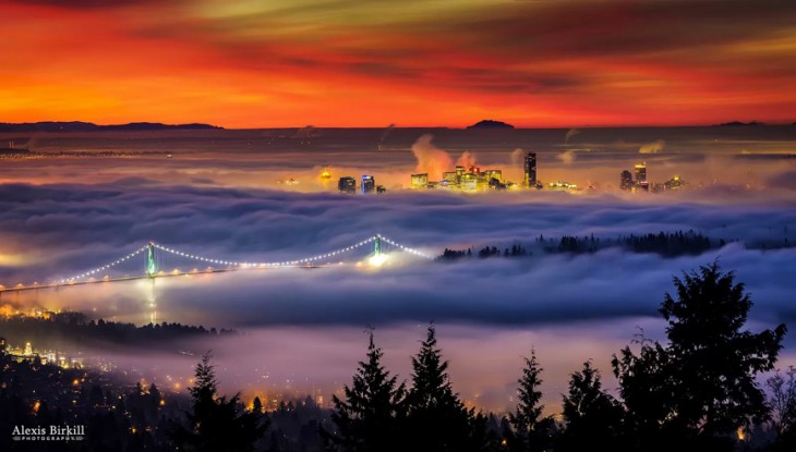 NIEBLA EN VANCOUVER, CANADA