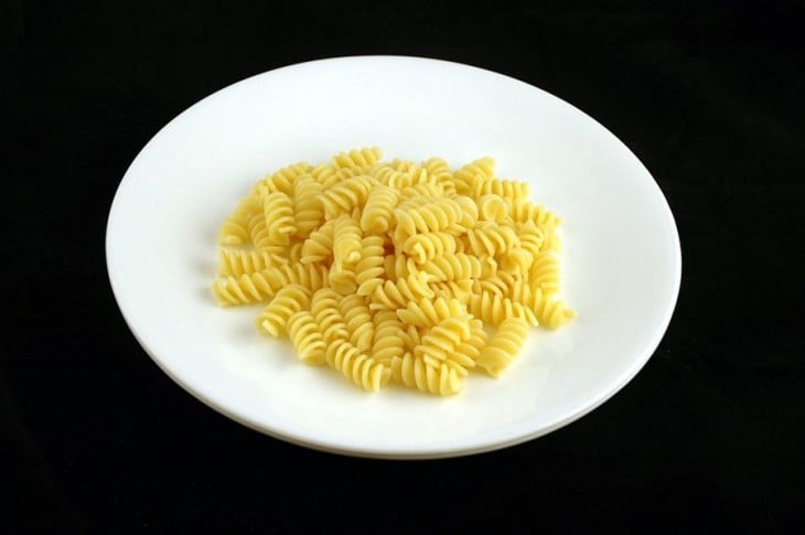 plato de pasta fideos de 200 calorias