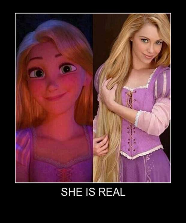 mujer disfrazada como la princesa de rapunzel