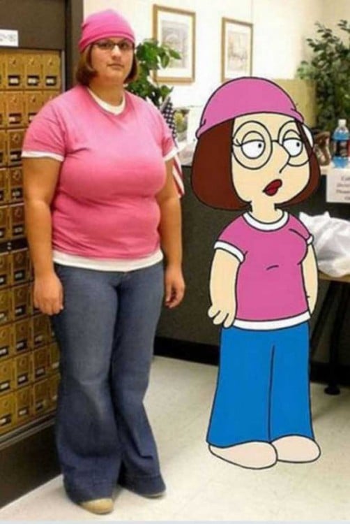 señora vestida como Meg griffin