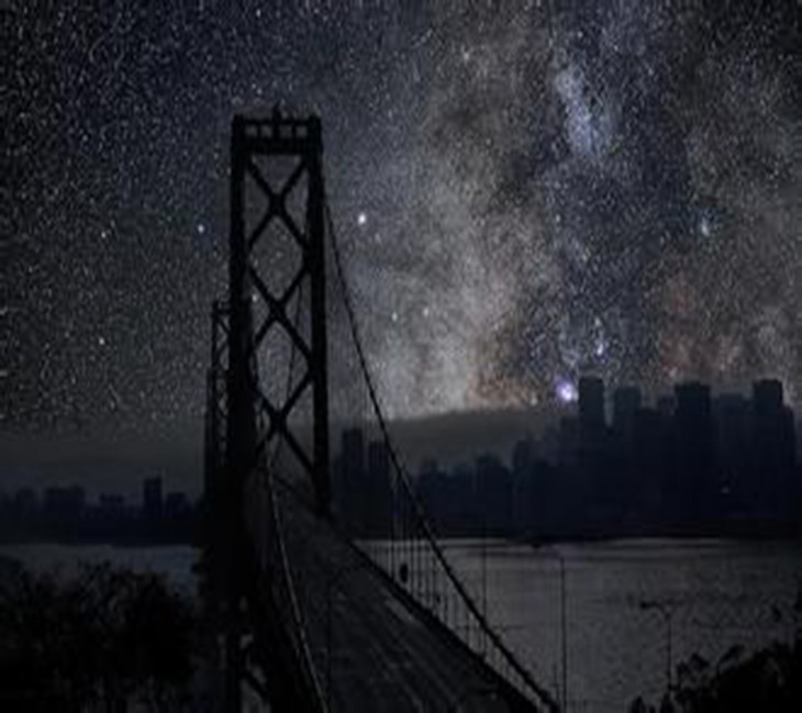 Puente de San Francisco a oscuras 