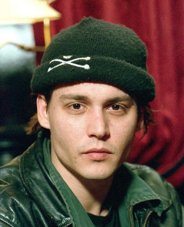 2. Jonny Deep, El joven manos de tijera