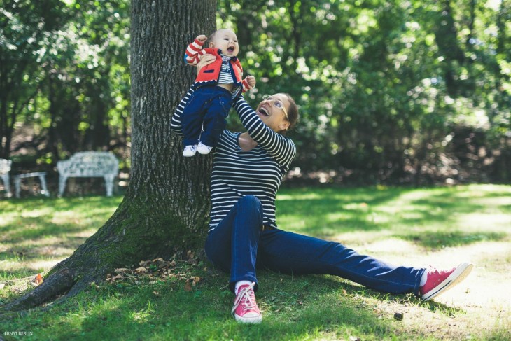 madre en el parque con su hijo