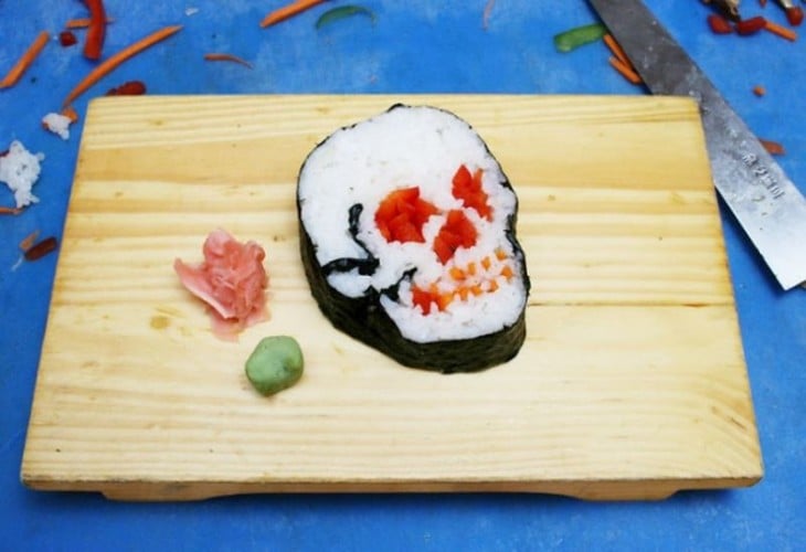 sushi en forma de calavera