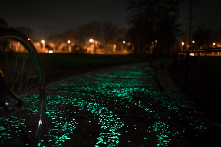 Ciclovía iluminada por LEDS tributo a Van Gogh