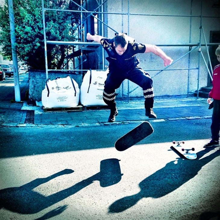 policía skater