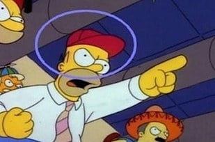 Errores en los simpson Cambio de color en la gorra de Homero