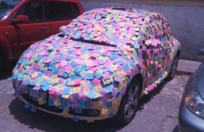 Carro con post-it