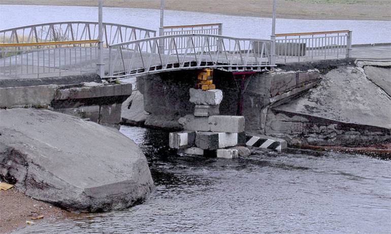 puente sostenido con mas piedras 