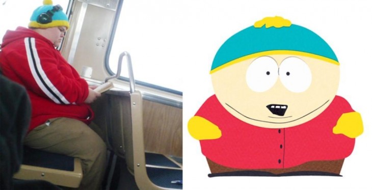 Chico sentado en el autobús vestido y con similitud a Cartman 