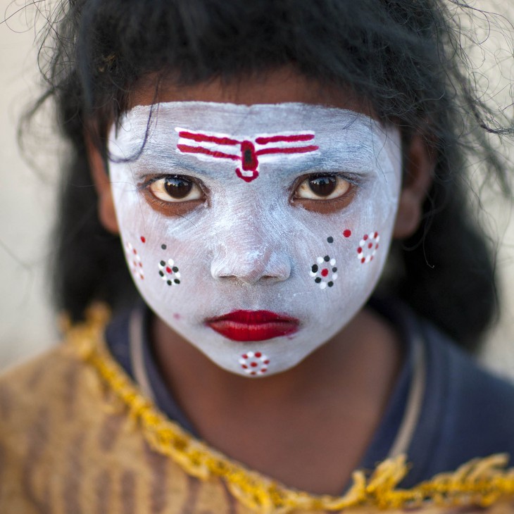 Niña con maquillado de Shiva