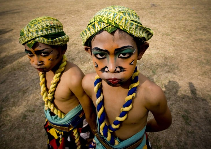 niños en el festival de Java, Indonesia