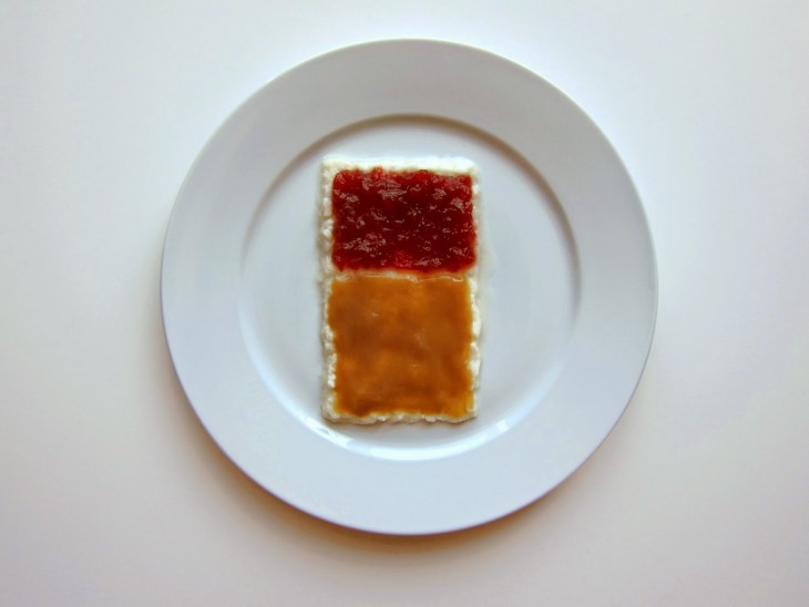 Hannah Rothstein' plato con comida al estilo Mark Rothko