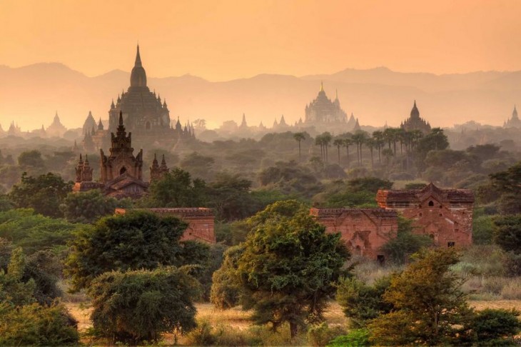 Imágen de la ciudad Bagan, Myanmar tomada a distancia 