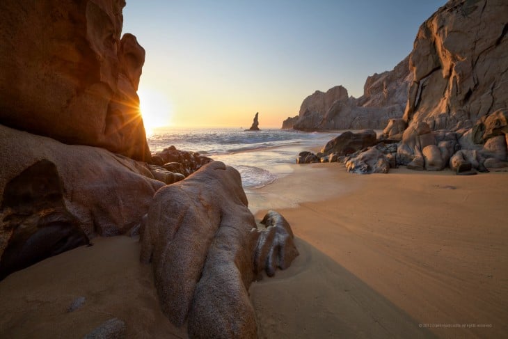 Puesta de sol en una playa de Los Cabos San Lucas 